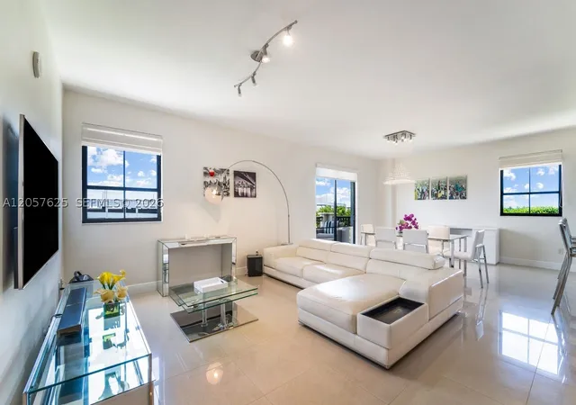8395-sw-73rd-ave-412-miami-fl-33143/hzid_8ca613c1