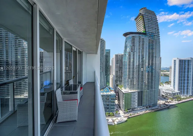 485-brickell-ave-3401-miami-fl-33131/hzid_ba16ecde