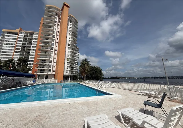 1351-ne-miami-gardens-dr-1215e-miami-fl-33179/hzid_0632bf53