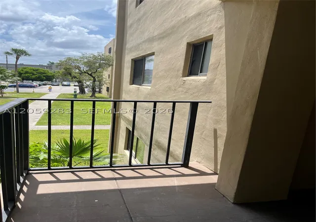 8625-nw-8th-st-213-miami-fl-33126/hzid_3cb1ded8