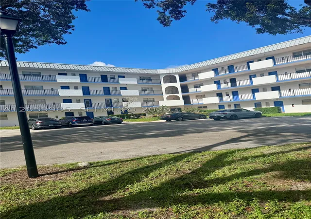 6361-n-falls-cir-dr-311-lauderhill-fl-33319/hzid_b66fa7ca