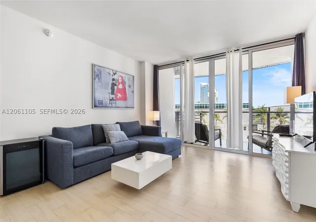 2155-washington-401-miami-beach-fl-33139/hzid_e12b4f44