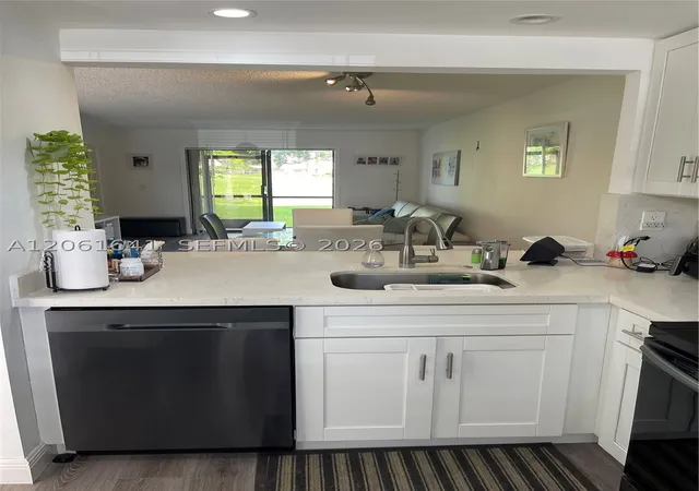 10434-sunrise-lakes-blvd-107-sunrise-fl-33322/hzid_5eff456c