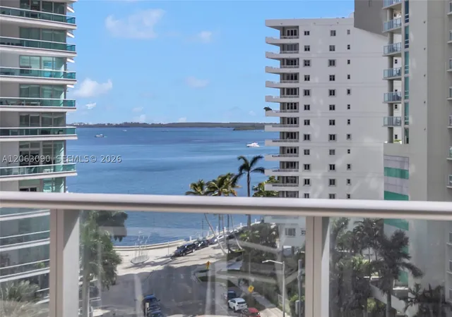 1300-brickell-bay-dr-903-miami-fl-33131/hzid_7d0b3f7b