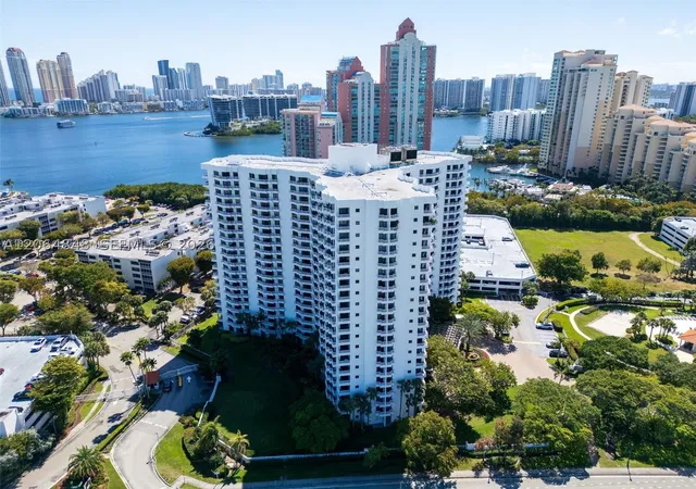 3300-ne-191st-st-lp10-aventura-fl-33180/hzid_1fb9c0f7