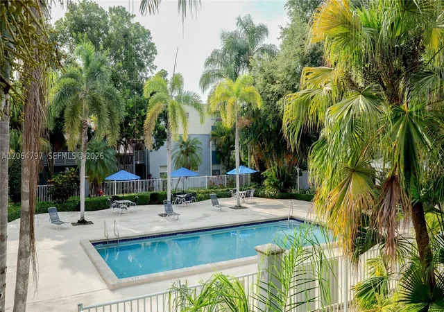 4600-sw-67th-ave-243-miami-fl-33155/hzid_dcc3b74e