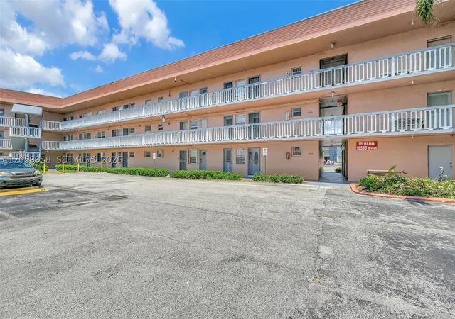18555-ne-14th-ave-502-miami-fl-33179/hzid_de86d34d