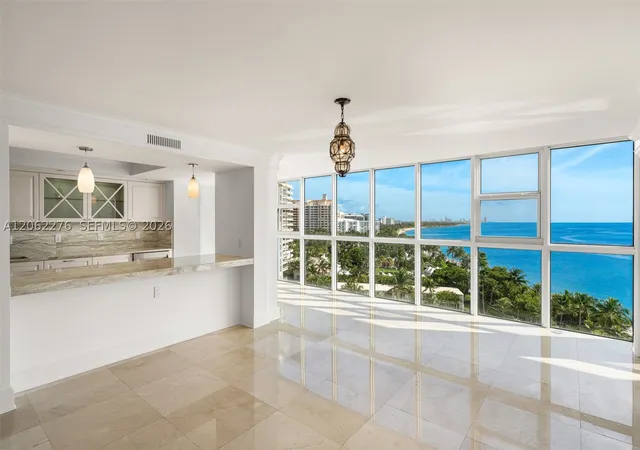 600-grapetree-dr-11dn-key-biscayne-fl-33149/hzid_f72de3f4
