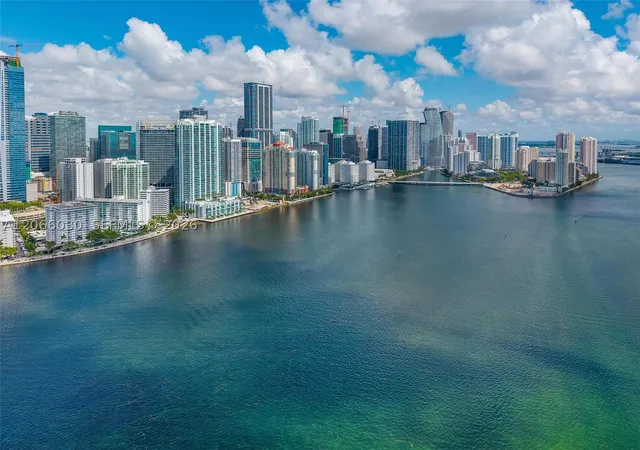 1331-brickell-bay-dr-4107-miami-fl-33131/hzid_17e6163b