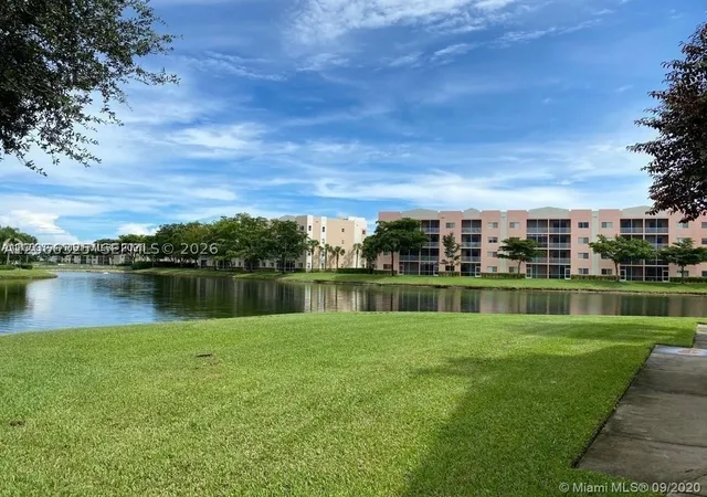 7980-n-nob-hill-rd-102-tamarac-fl-33321/hzid_55c5e0ca