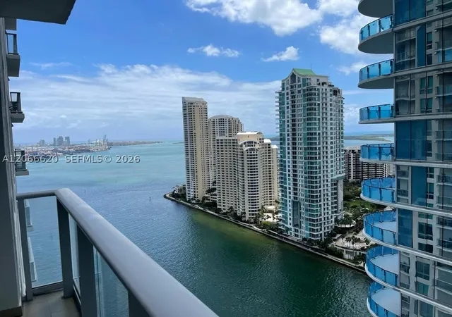 300-s-biscayne-blvd-t-2804-miami-fl-33131/hzid_275df27e