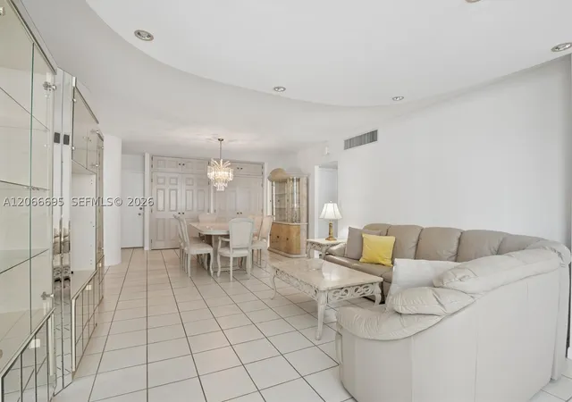 5005-collins-ave-424-miami-beach-fl-33140/hzid_cbaf935a