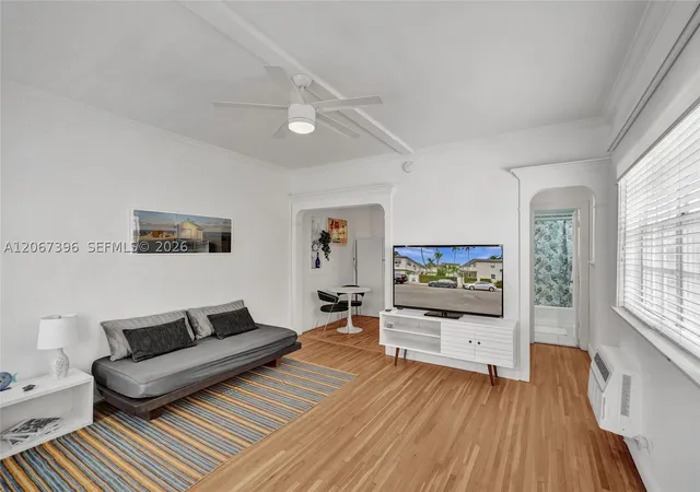 717-espanola-way-204-miami-beach-fl-33139/hzid_bce56d61