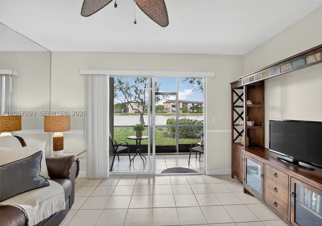 13705-sw-12th-st-103b-pembroke-pines-fl-33027/hzid_d3fab1bd