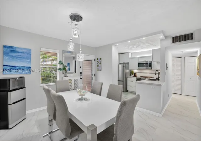 2801-somerset-dr-205-lauderdale-lakes-fl-33311/hzid_01000393