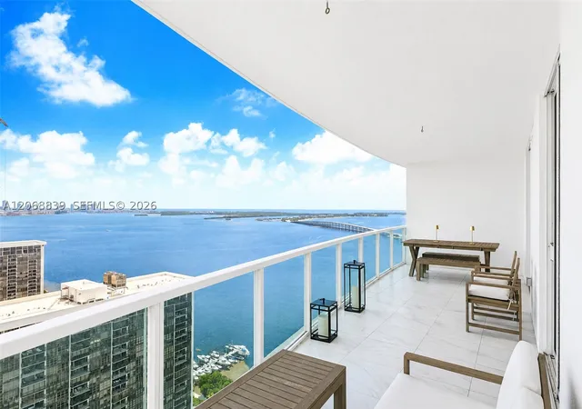 2101-brickell-ave-3202-miami-fl-33129/hzid_20d9d7db