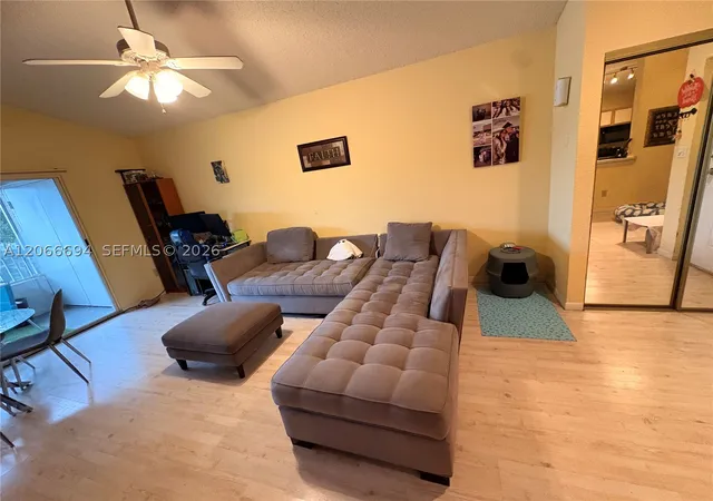 2880-n-oakland-forest-dr-313-oakland-park-fl-33309/hzid_c14f3cc8