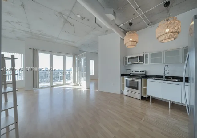 10-sw-south-river-dr-1406-miami-fl-33130/hzid_591883ee