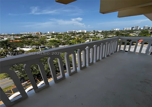 2500-ne-48th-ln-806-fort-lauderdale-fl-33308/hzid_0e985297