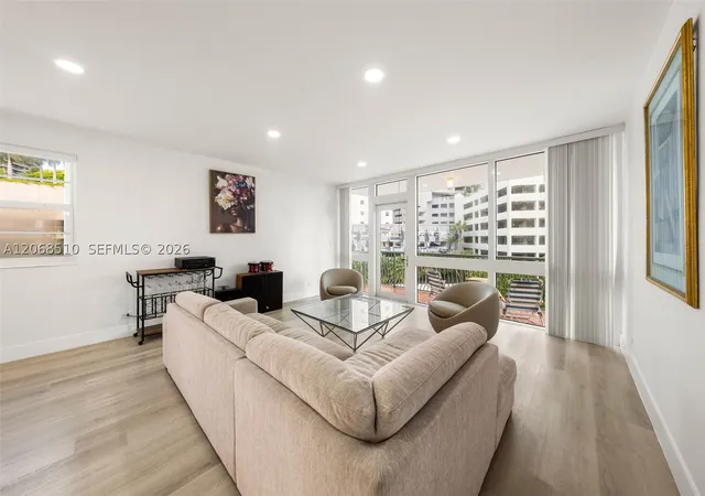 1408-brickell-bay-dr-518-miami-fl-33131/hzid_4e58e714