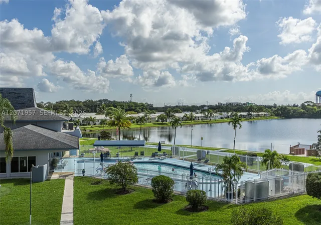2223-park-ln-314-hollywood-fl-33021/hzid_3b58c28c