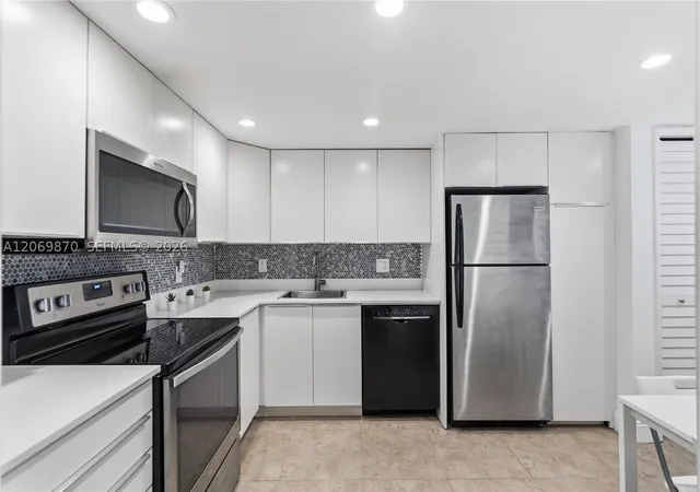 3970-oaks-clubhouse-dr-306-pompano-beach-fl-33069/hzid_c80376f7