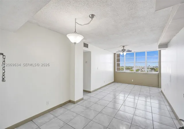 2025-ne-164th-st-710-north-miami-beach-fl-33162/hzid_1abb16ac