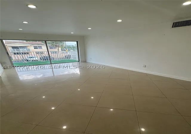 4530-nw-79th-ave-2d-doral-fl-33166/hzid_d1b45719
