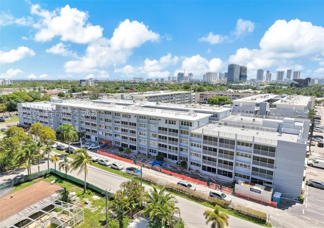215-se-3rd-ave-206b-hallandale-beach-fl-33009/hzid_8f53000d