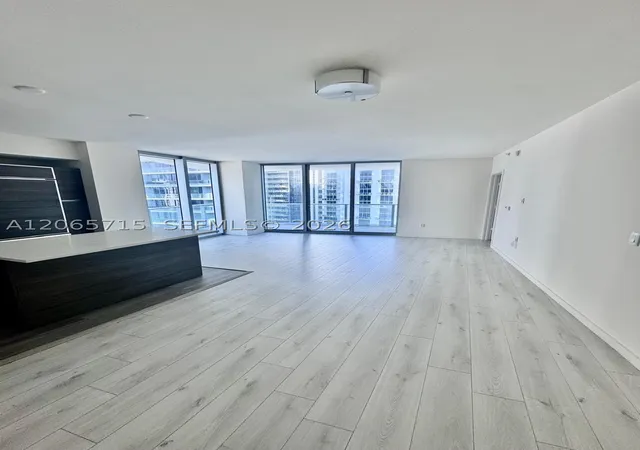 1100-s-miami-ave-3010-miami-fl-33130/hzid_407adfce