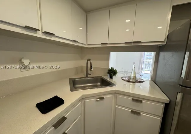 4550-nw-9th-st-709e-miami-fl-33126/hzid_4da7b5a6