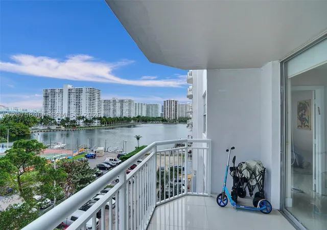 18061-biscayne-blvd-502-aventura-fl-33160/hzid_85254025