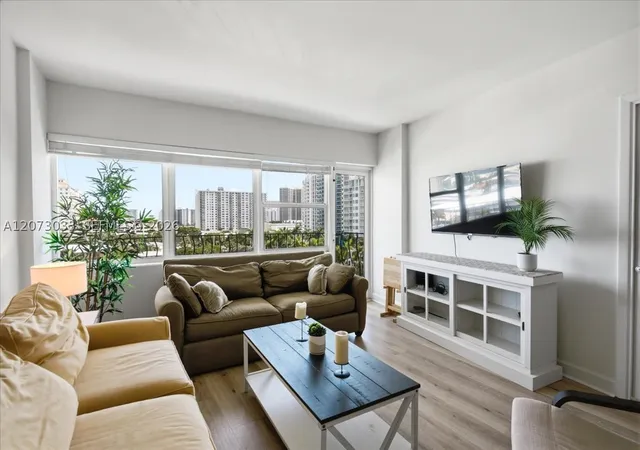 3250-ne-28th-st-806-fort-lauderdale-fl-33308/hzid_d035aa45