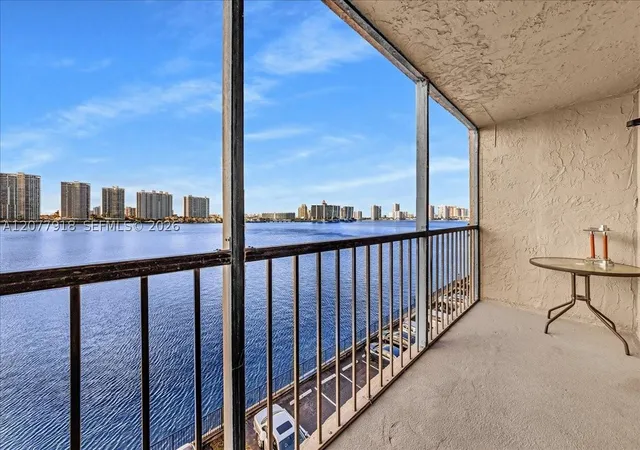 17600-n-bay-rd-n503-sunny-isles-beach-fl-33160/hzid_5582fb6a