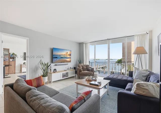 770-ne-69th-st-2b-miami-fl-33138/hzid_3b3e7082