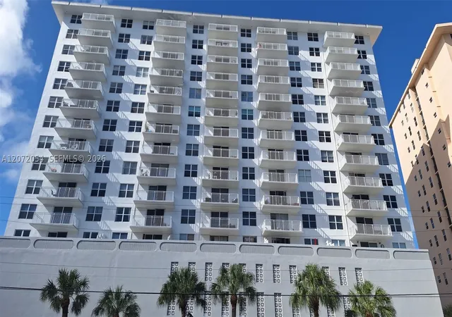 427-golden-isles-dr-5h-hallandale-beach-fl-33009/hzid_785dd5b5