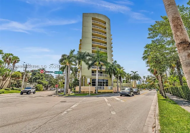 816-nw-11th-street-902-miami-fl-33136/hzid_cc266337