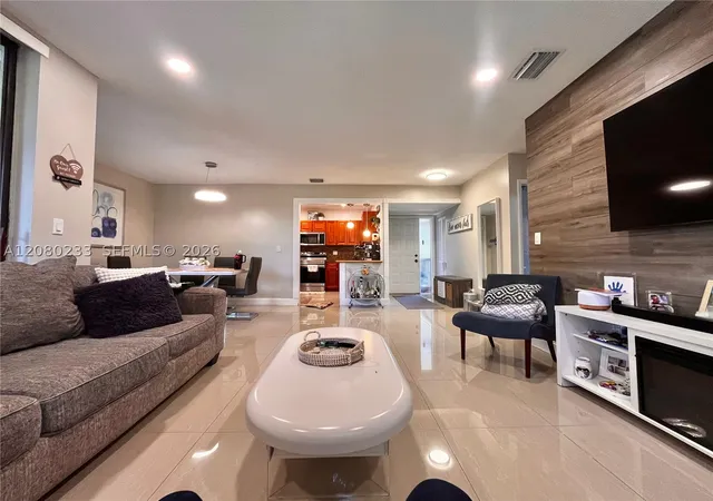 4511-s-carambola-cir-27300-coconut-creek-fl-33066/hzid_8c8015de