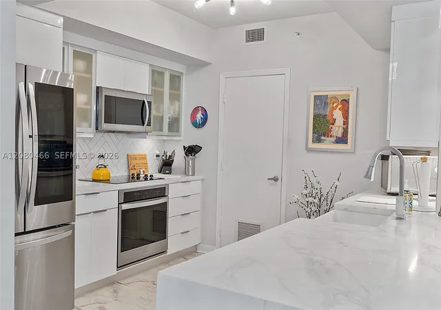 9066-sw-73rd-court-1809-miami-fl-33156/hzid_15054368