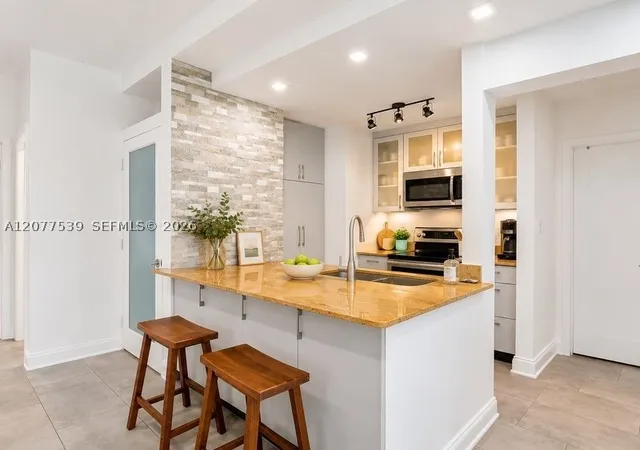 910-bay-dr-15-miami-beach-fl-33141/hzid_bb5c0978