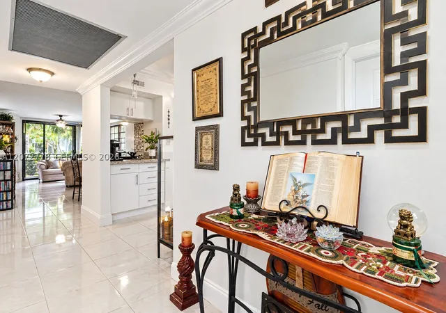 1101-colony-point-cir-123-pembroke-pines-fl-33026/hzid_6134aaca