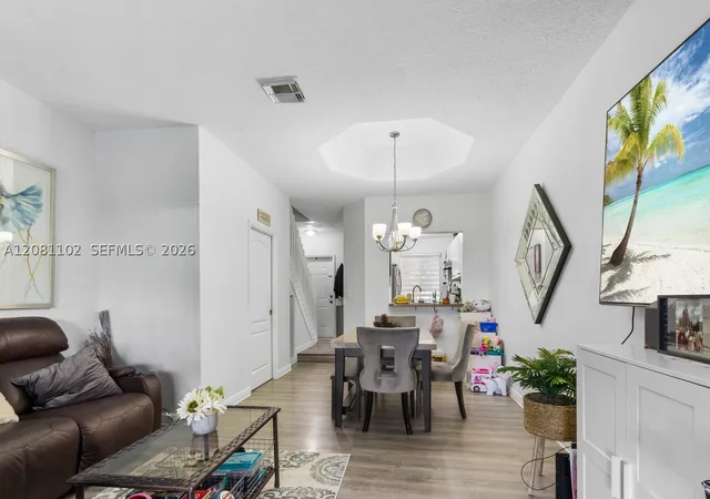 8210-nw-10th-street-4-miami-fl-33126/hzid_536a8dd0
