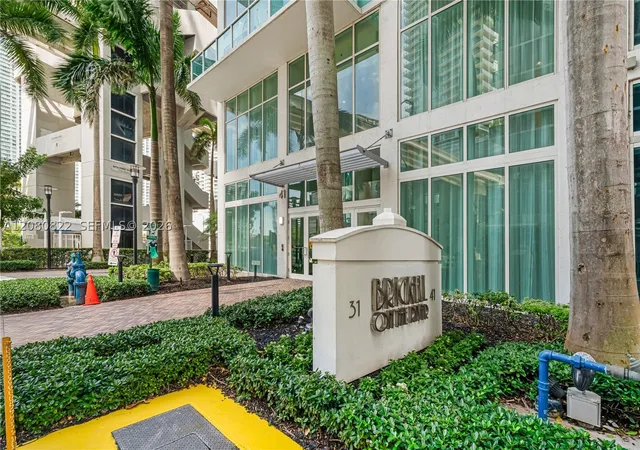 41-se-5th-street-1607-miami-fl-33131/hzid_ffad85cf