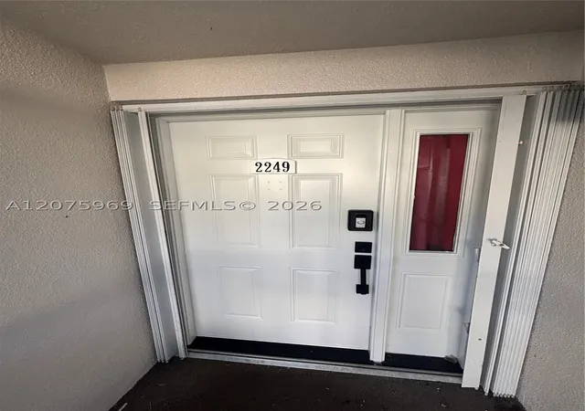 2249-se-27th-drive-106-d-homestead-fl-33035/hzid_eac377c6