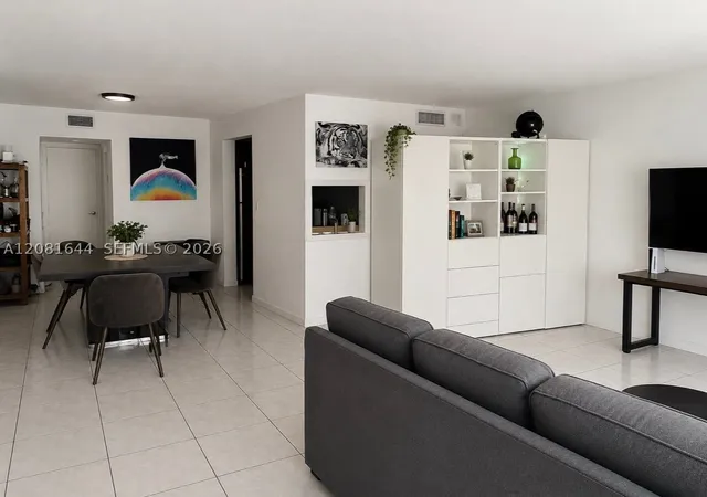 11855-ne-19th-drive-49-north-miami-fl-33181/hzid_6b81bb12