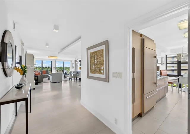 5500-collins-ave-702-miami-beach-fl-33140/hzid_38fa8bb3