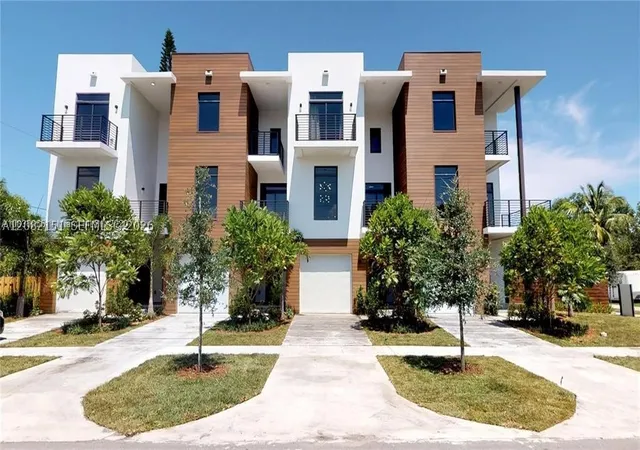 1501-n-17th-avenue-hollywood-fl-33020/hzid_12890483