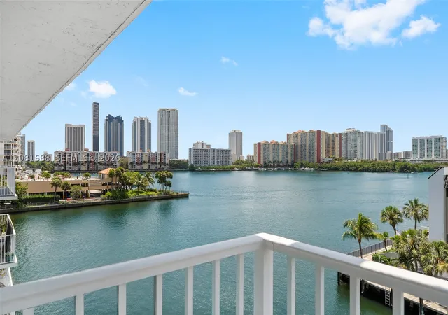 4000-ne-169th-street-north-miami-beach-fl-33160/hzid_56b9f67a