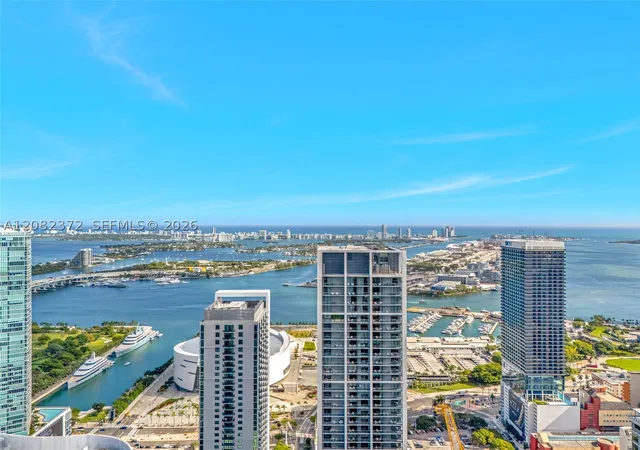 11-ne-6th-street-2209-miami-fl-33132/hzid_1d8bdb0b