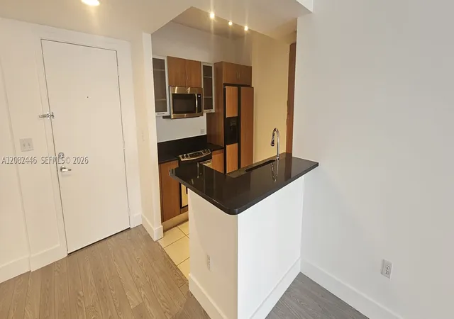 2775-ne-187th-street-424-aventura-fl-33180/hzid_d8933d5a